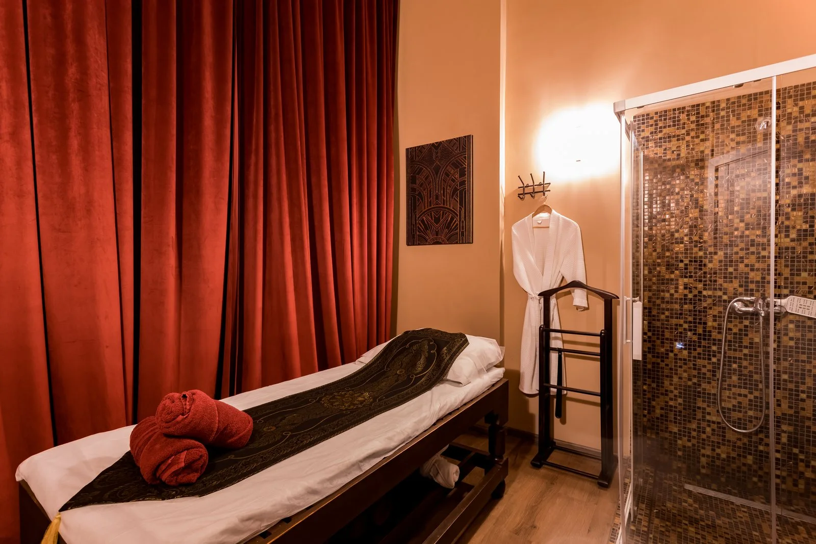 GRANDTHAI Salon Interior