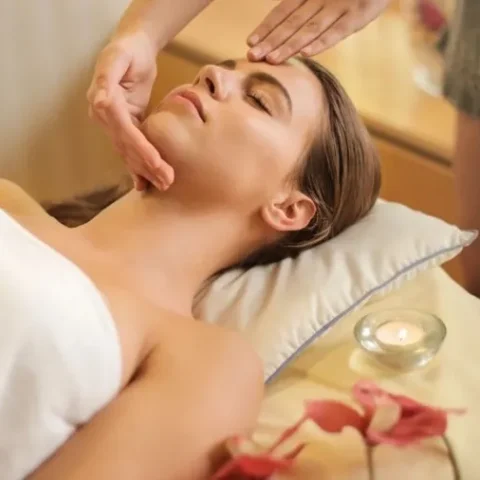 Thai Facial Massage: Lifting Effect at GRANDTHAI