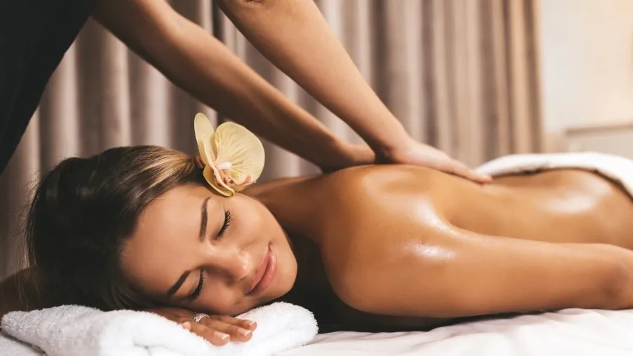 Warm Oil Thai Massage at GRANDTHAI