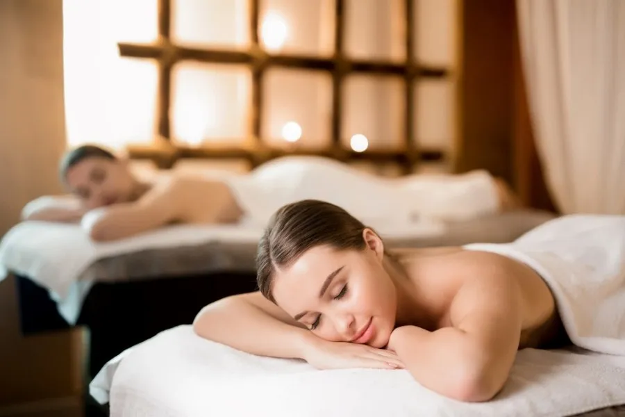 Thai Spa for Two Friends at GRANDTHAI